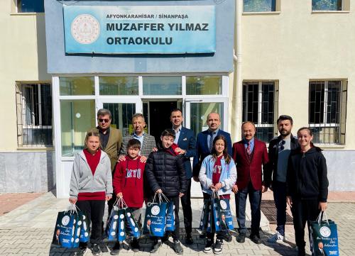 Sinanpaşa Kaymakamı Sayın Emrah ASLAN ın ve Belediye Başkanımız Sayın Zülkarni DAVAS ın  Beldemizdeki Okulları Ziyareti.