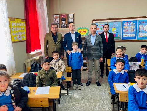 Sinanpaşa Kaymakamı Sayın Emrah ASLAN ın ve Belediye Başkanımız Sayın Zülkarni DAVAS ın  Beldemizdeki Okulları Ziyareti.