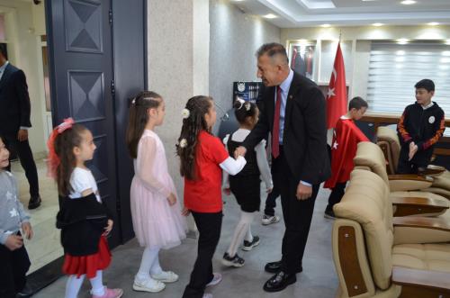 23 Nisan Ulusal Egemenlik ve Çocuk Bayramı Coşkuyla Kutlandı.
