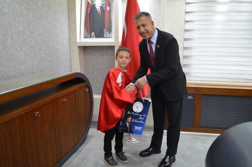 23 Nisan Ulusal Egemenlik ve Çocuk Bayramı Coşkuyla Kutlandı.