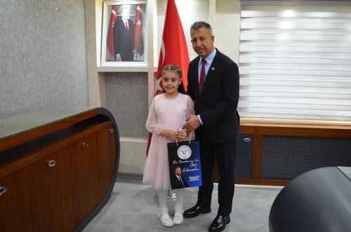 Sinanpaşa Kaymakamı Sayın Emrah ASLAN ın ve Belediye Başkanımız Sayın Zülkarni DAVAS ın  Beldemizdeki Okulları Ziyareti.